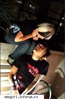 2 img emo love